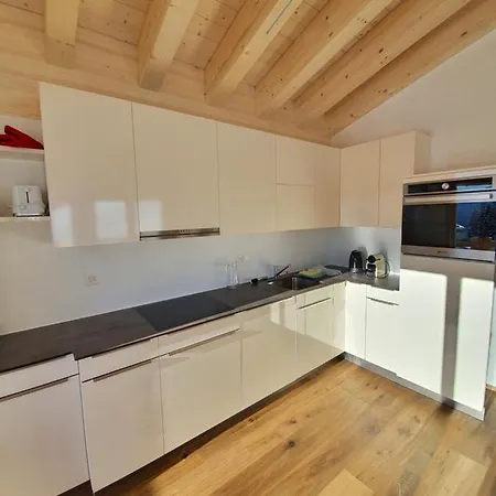 Alpen-park Dachwohnung Ost アパート *