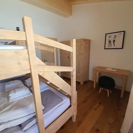 Alpen-park Dachwohnung Ost Lägenhet *