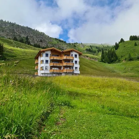 Alpen-park Dachwohnung Ost Appartement